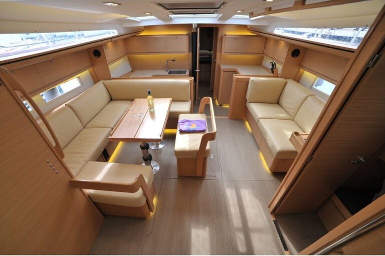 Dufour 520GL - Captain Redbeard - Malta Charters - Interior