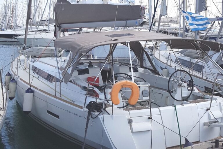Jeanneau SO 439 - Harry The Viking​ - Malta Charters - Stern
