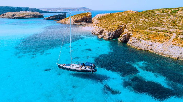 bareboat-charters-malta-blue-lagoon